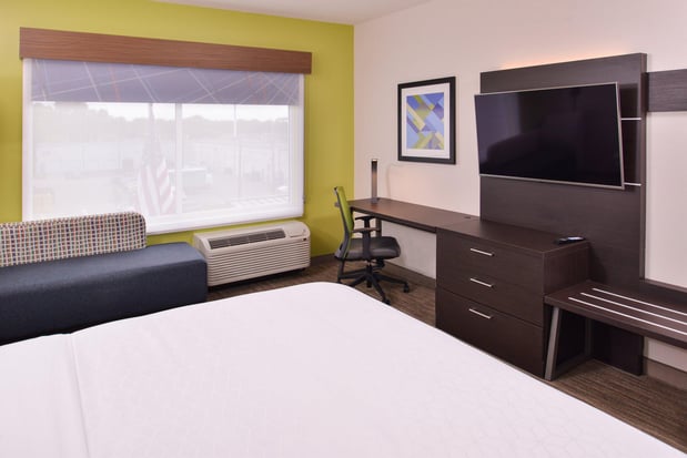 Images Holiday Inn Express & Suites Mall of America - Msp Airport by IHG