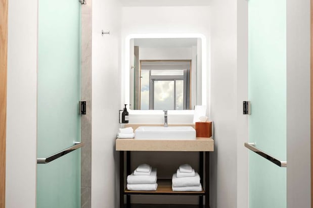 Images The Hiatus Clearwater Beach, Curio Collection by Hilton