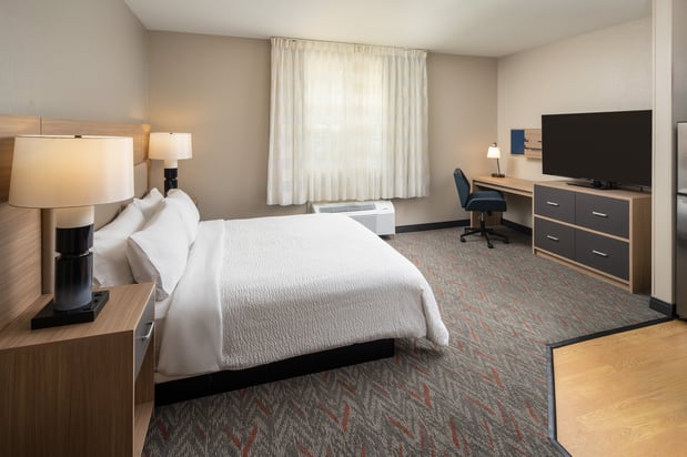 Images Candlewood Suites Miami - Doral by IHG