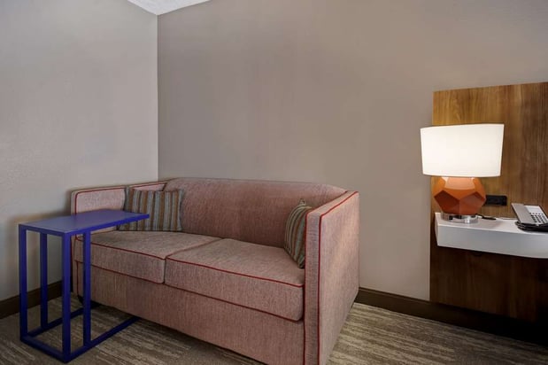 Images Hampton Inn Birmingham-Colonnade 280