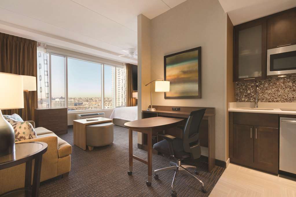 Guest room Homewood Suites by Hilton Calgary Downtown Calgary (587)352-5500