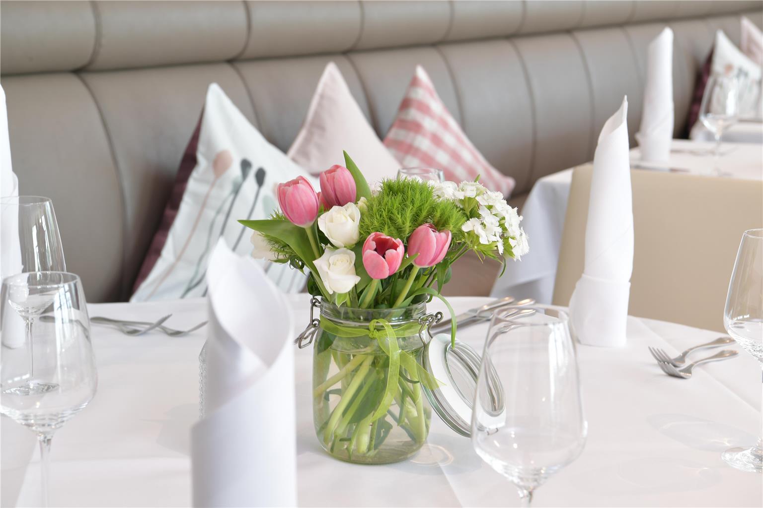 Best Western Queens Hotel Pforzheim-Niefern, Pforzheimer Strasse 52 in Niefern