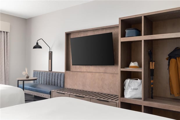 Images Starlite Yellowstone, Tapestry Collection by Hilton