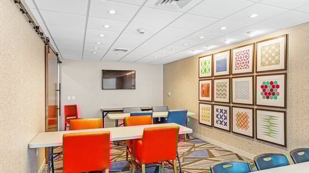 Images Holiday Inn Express & Suites Mobile - University Area by IHG