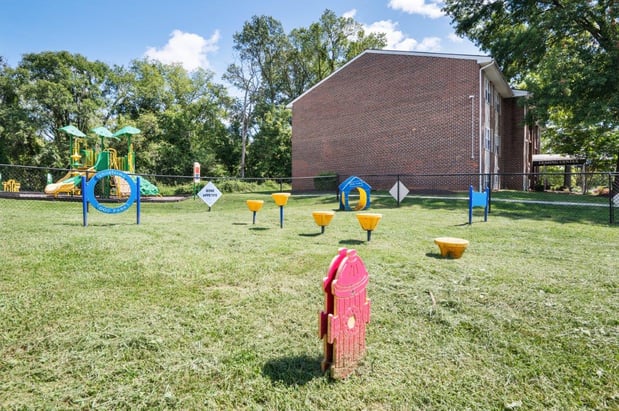 Images Cedar Gardens and Towers Apartment Homes