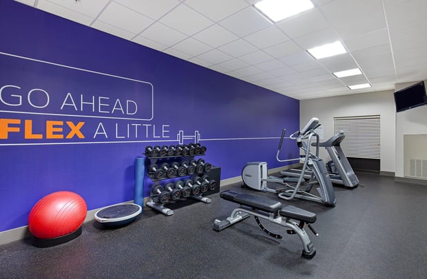 Images Holiday Inn Express & Suites Cleveland Northwest by IHG