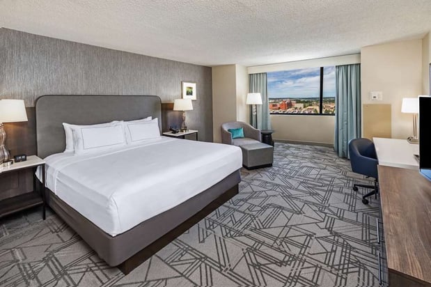 Images DoubleTree by Hilton Hotel Tulsa Downtown