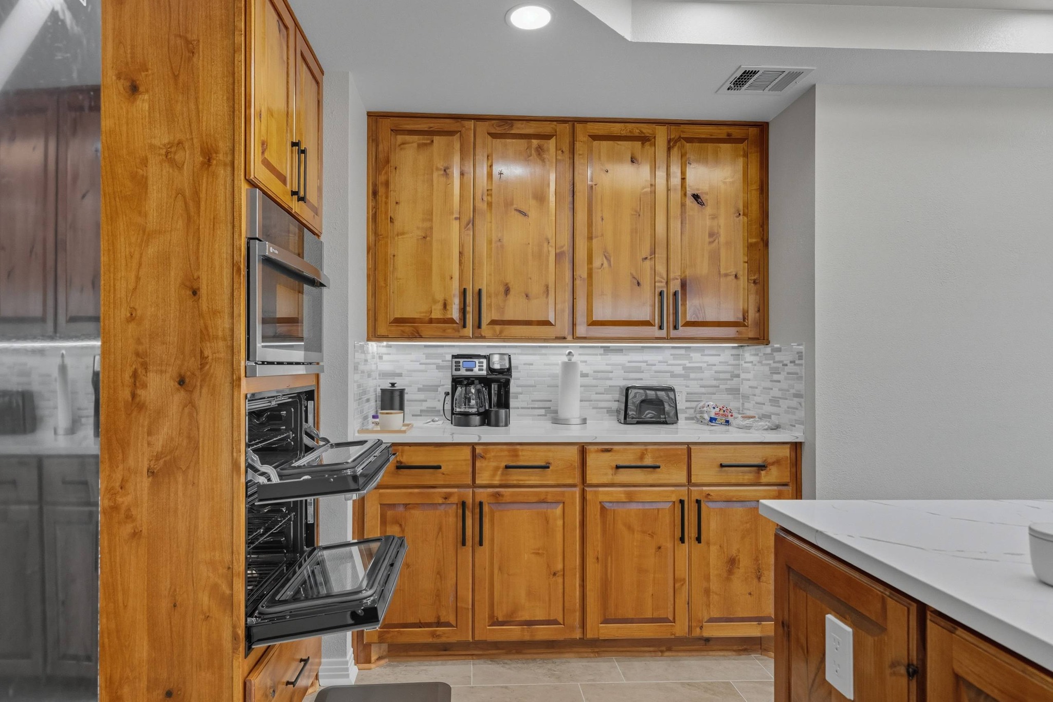 Cabinets & Countertops Castle Image