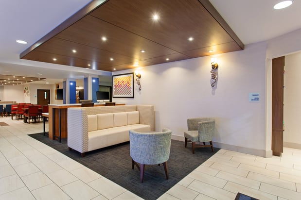 Images Holiday Inn Express & Suites Oakland-Airport by IHG