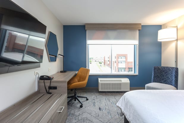 Images Holiday Inn Express & Suites Tulsa South Bixby by IHG
