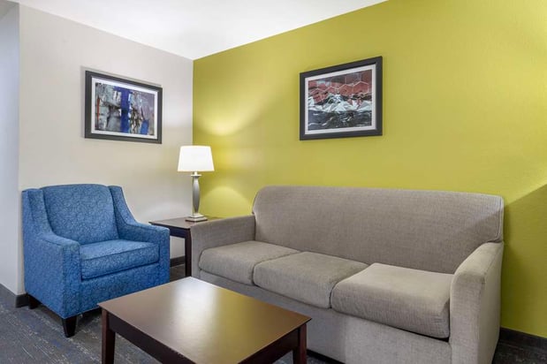 Images Best Western Plus Mansfield Inn & Suites