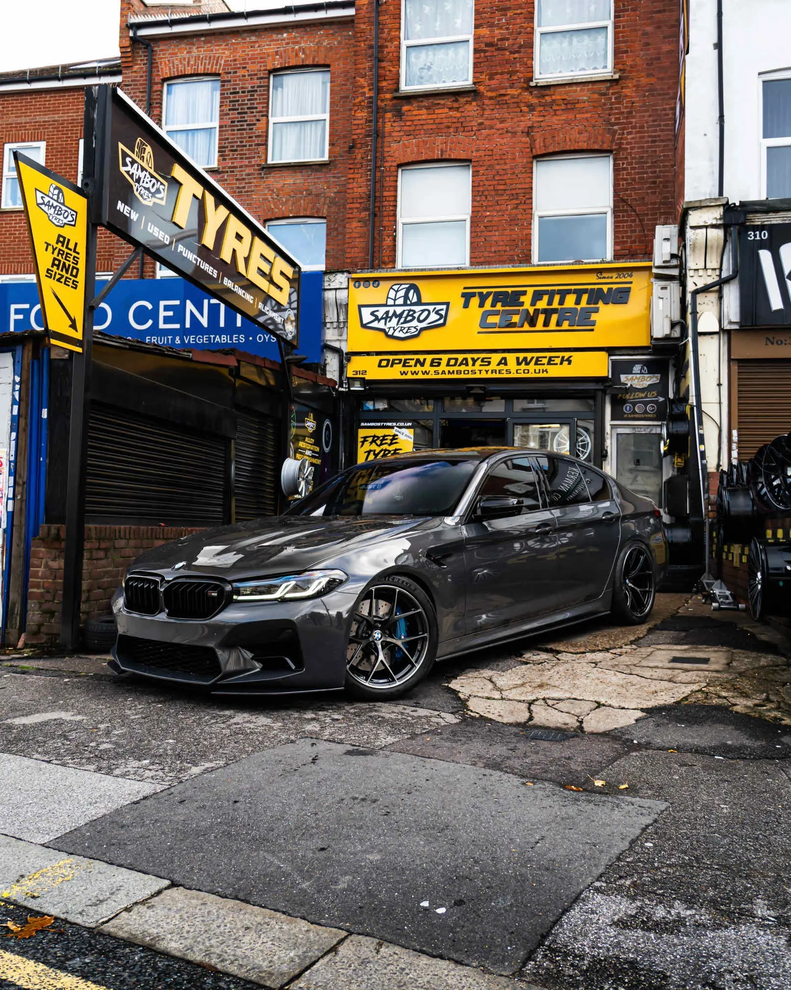 Images Sambo's Tyres