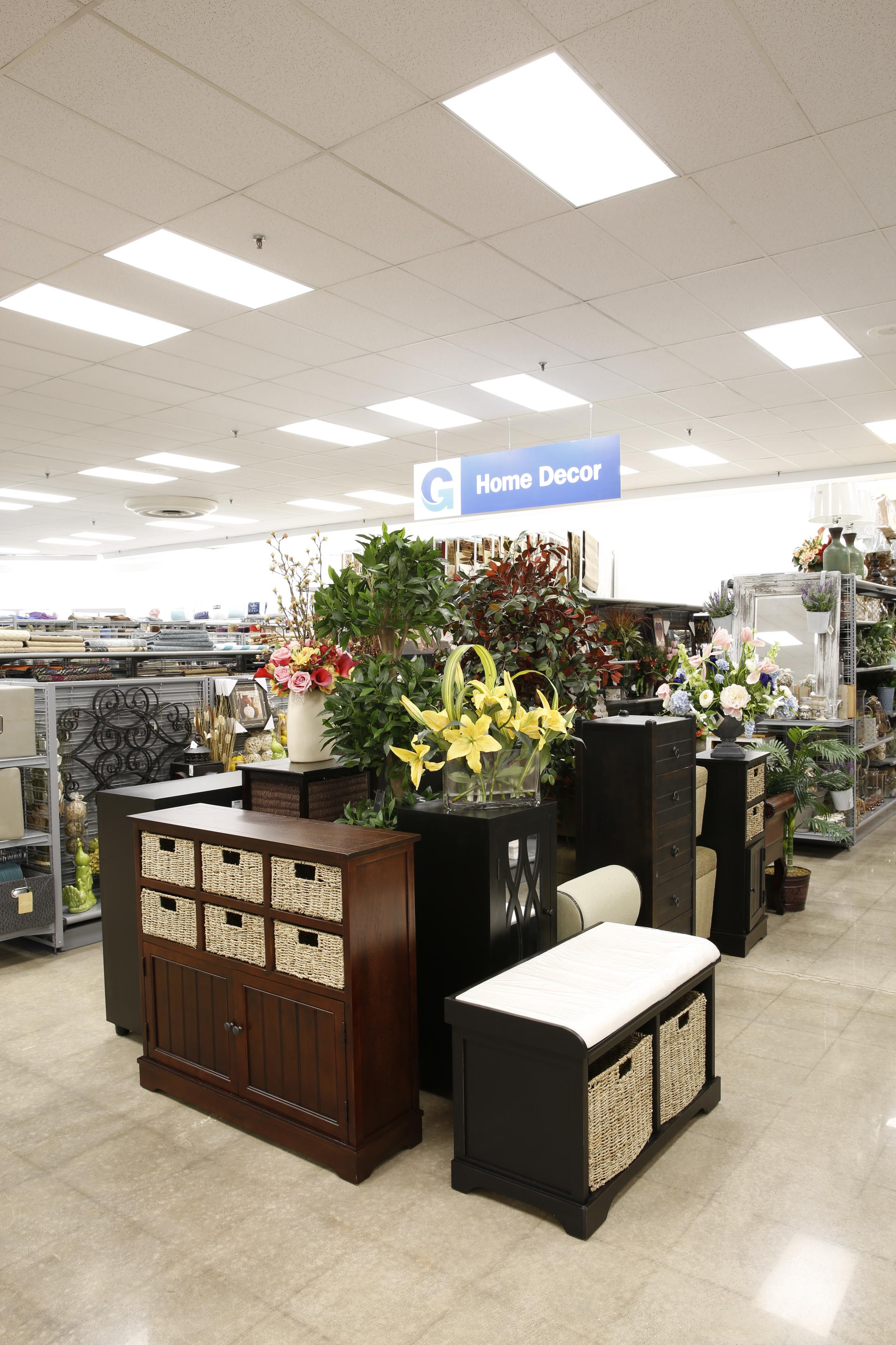 dillard s hanes mall winston salem on Gabe S 2690 Peters Creek Parkway Brewer S Crossing Winston Salem Nc Women S Apparel Mapquest