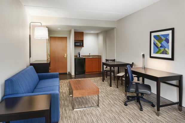 Images Holiday Inn Express & Suites Jacksonville SE- Med Ctr Area by IHG