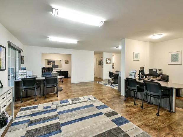 Images Rivers Edge Apartments
