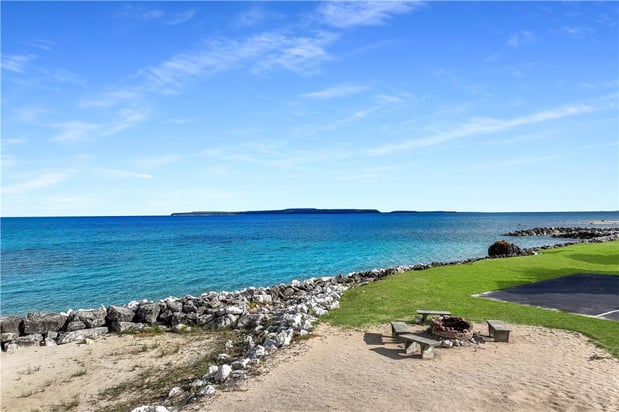 Images Hampton Inn St Ignace Lakefront Mackinac