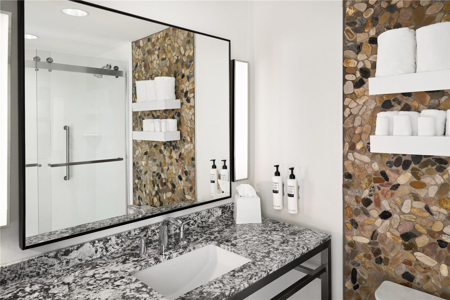 Guest room bath