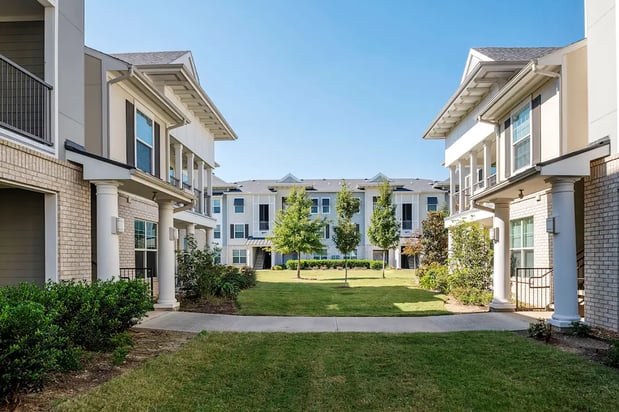 Images Robley Place Apartments