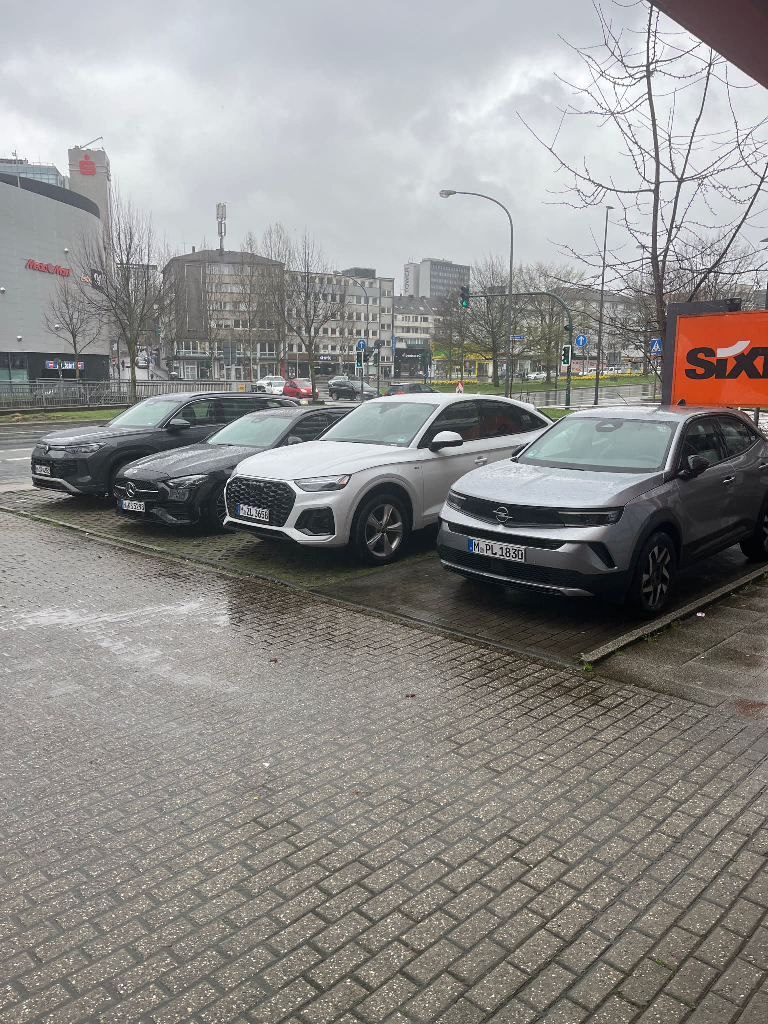 SIXT Auto- und Transportervermietung Essen Limbecker Platz, Ostfeldstr. 9 in Essen