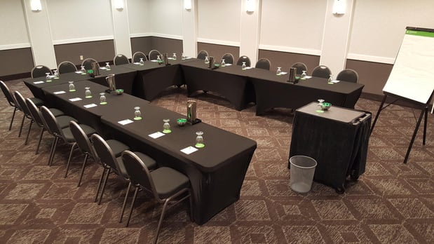 Images Holiday Inn Blmgtn Arpt South - Mall Area by IHG