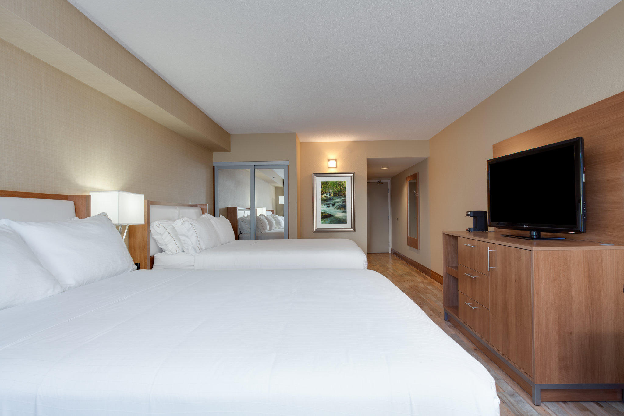 Images Holiday Inn Express & Suites Fredericton, an IHG Hotel
