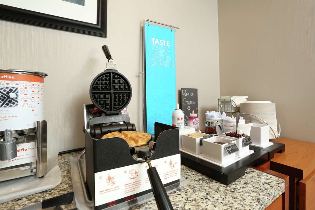 Images Hampton Inn & Suites by Hilton Barrie