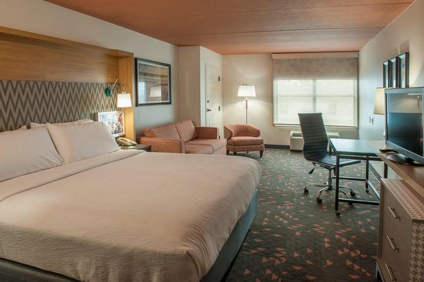 Images Holiday Inn Pensacola - University Area by IHG