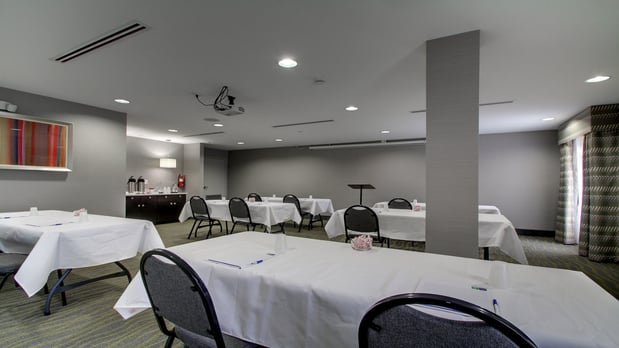 Images Holiday Inn Express & Suites Jackson Downtown - Coliseum by IHG