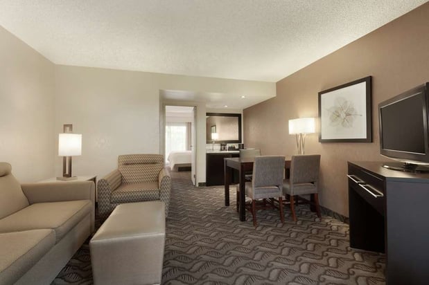 Images Embassy Suites by Hilton Arcadia Pasadena Area