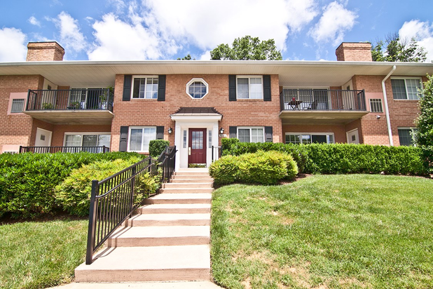 Images Fairfax Square