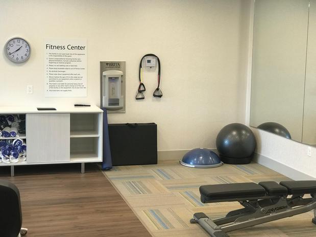 Images Holiday Inn Express & Suites Hannibal - Medical Center by IHG