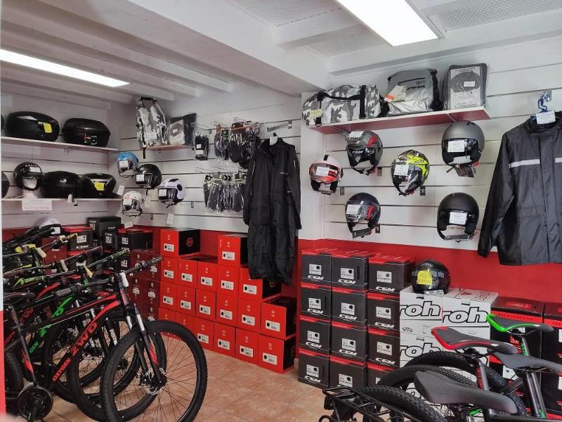 Moto Service Balduina - MOTO (AGENTI, CONCESSIONARI), COMMERCIO,  RIPARAZIONE DI BICICLETTE, MOTORINI E ACCESSORI, SOCIETA', COMPAGNIE  ASSICURATIVE, Roma - Moto Service Balduina a Roma - TEL: 3892694 -  IT107133730 - Infobel locale.IT