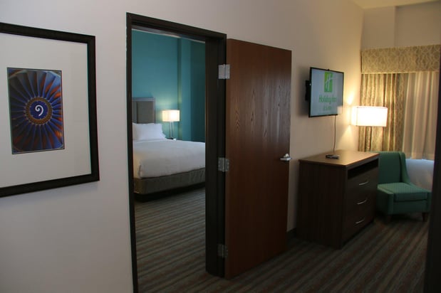 Images Holiday Inn & Suites Denver Tech Center-Centennial by IHG