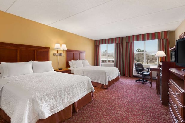 Images Hampton Inn & Suites Williamsburg Historic District