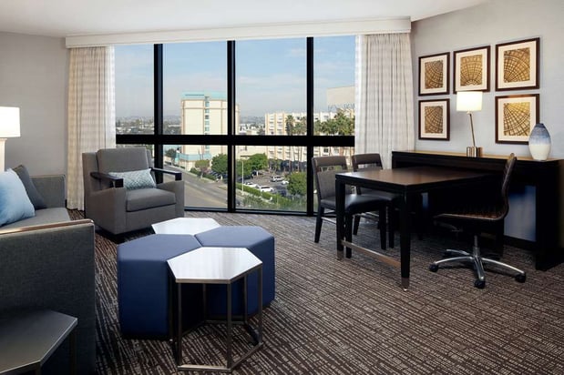 Images Embassy Suites by Hilton Los Angeles International Airport North