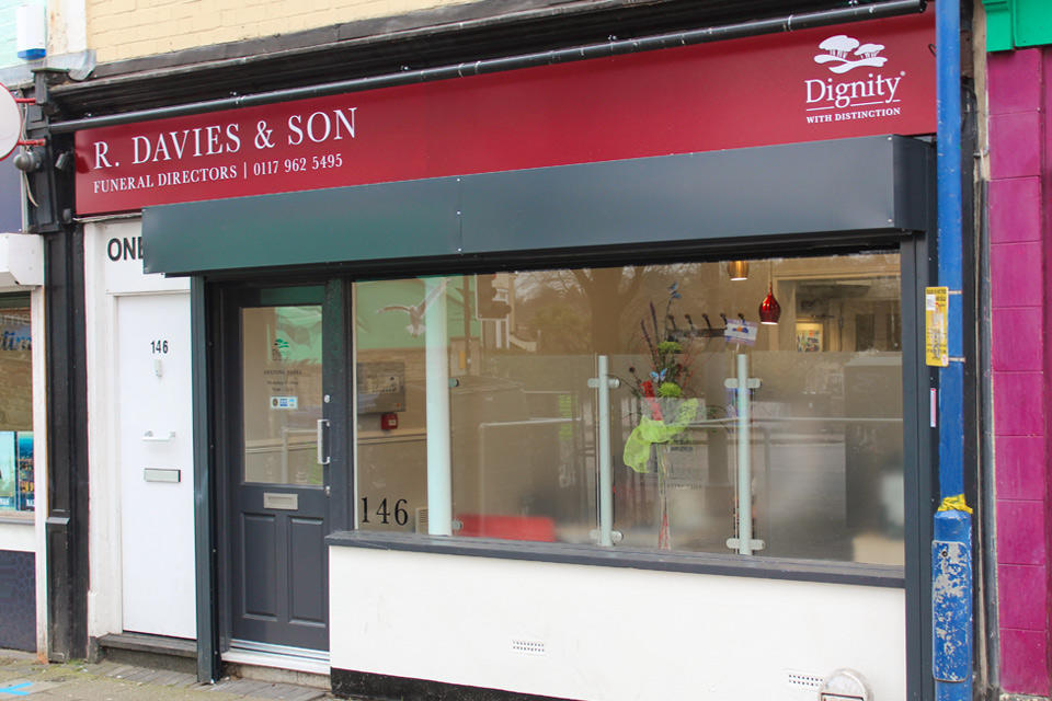 Images Closed - R. Davies & Son Funeral Directors