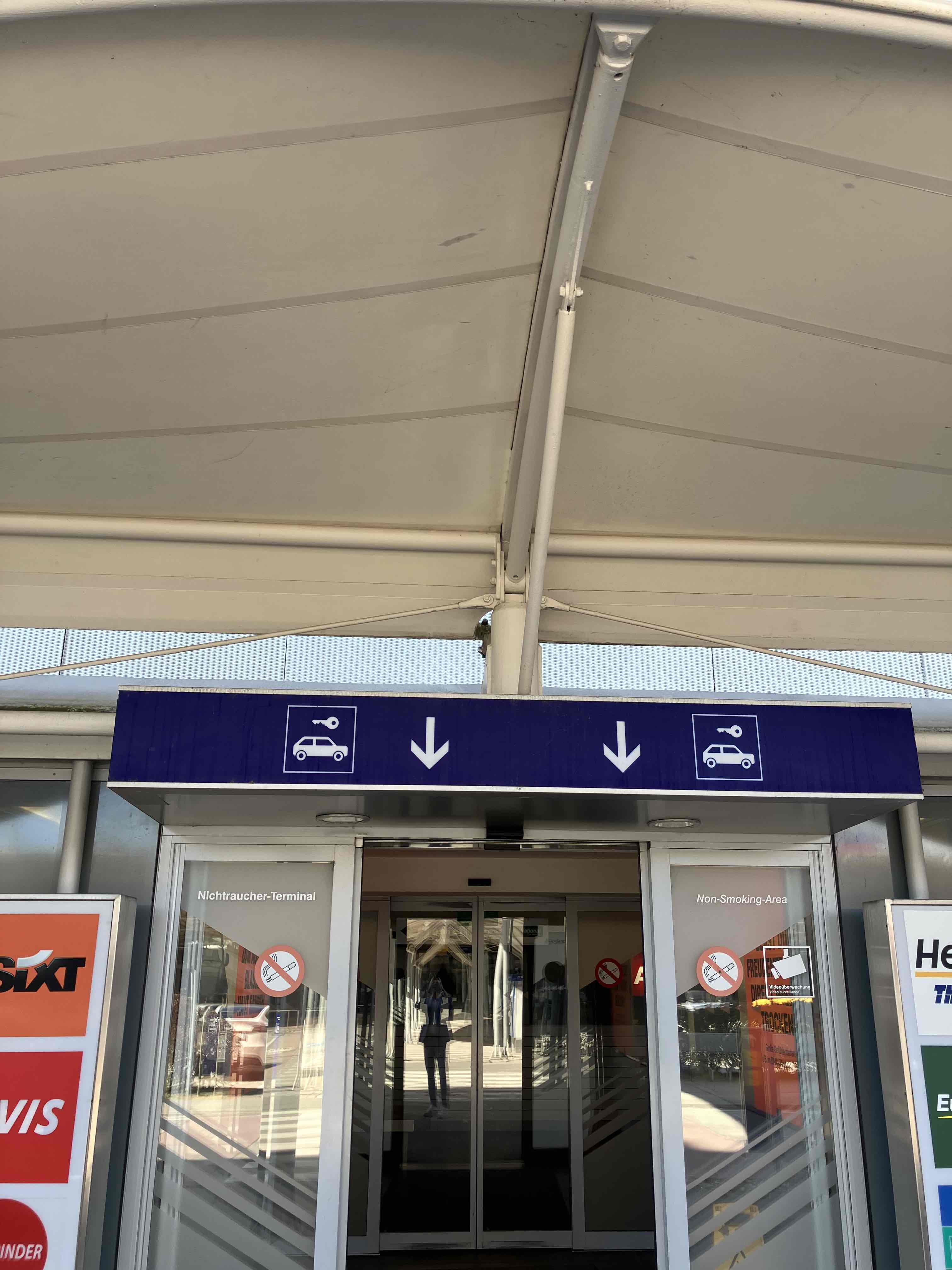 Bild 1 von SIXT Autovermietung Salzburg Flughafen