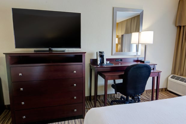 Images Holiday Inn St. Petersburg N- Clearwater by IHG