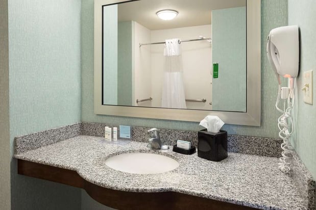 Images Hampton Inn & Suites Lincoln Northeast I-80