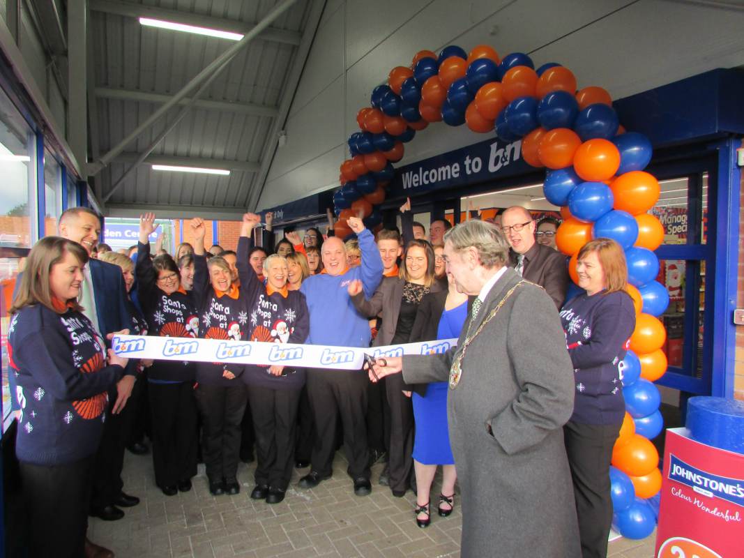 B&M Brunswick being formally opened by the Lord Mayor, Councillor Barry Sutton.