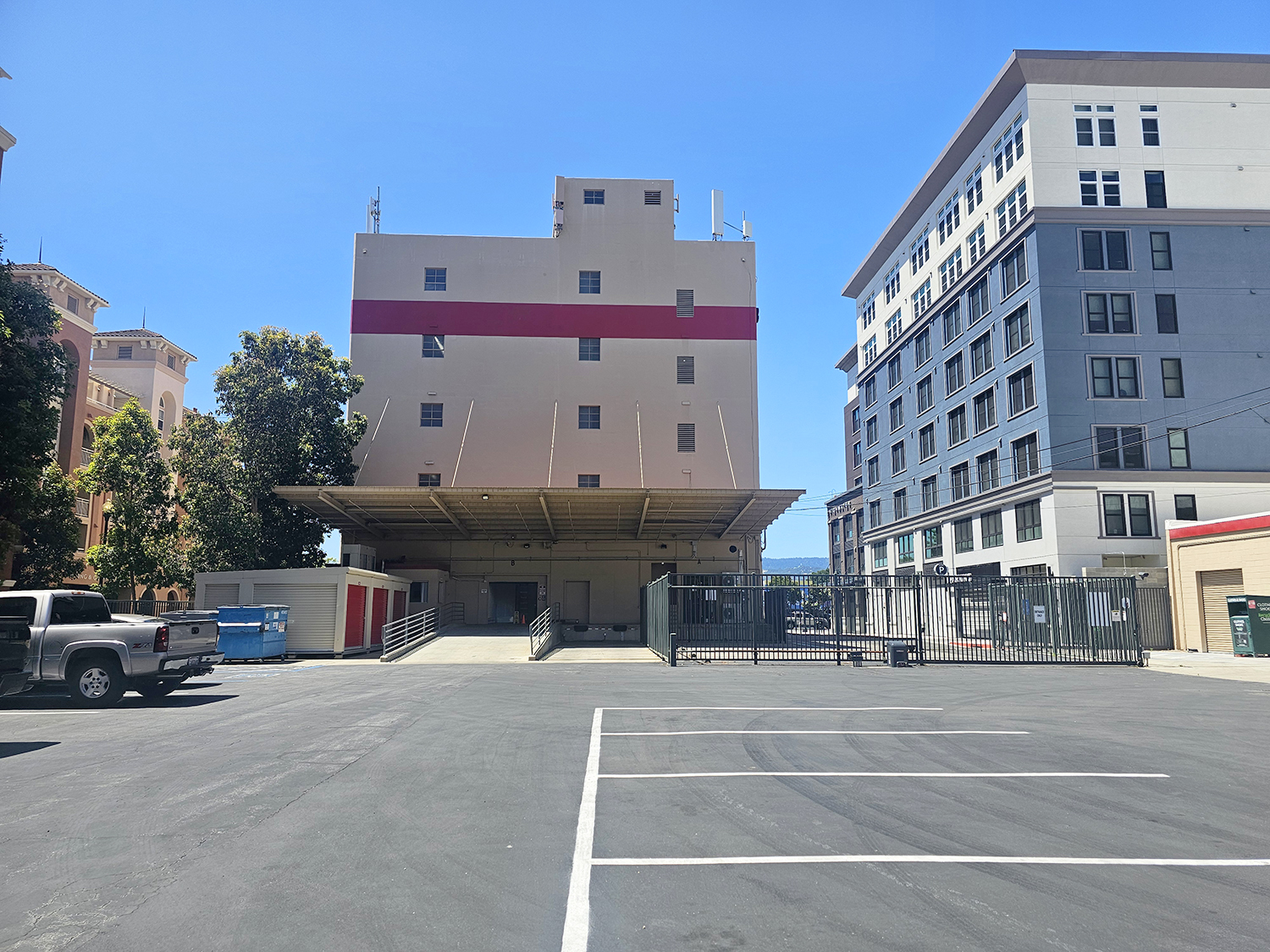 Self Storage in Redwood City, CA.