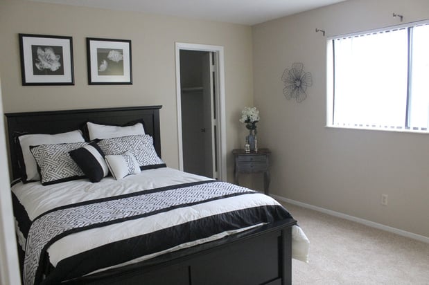 Images Suson Pines Apartments