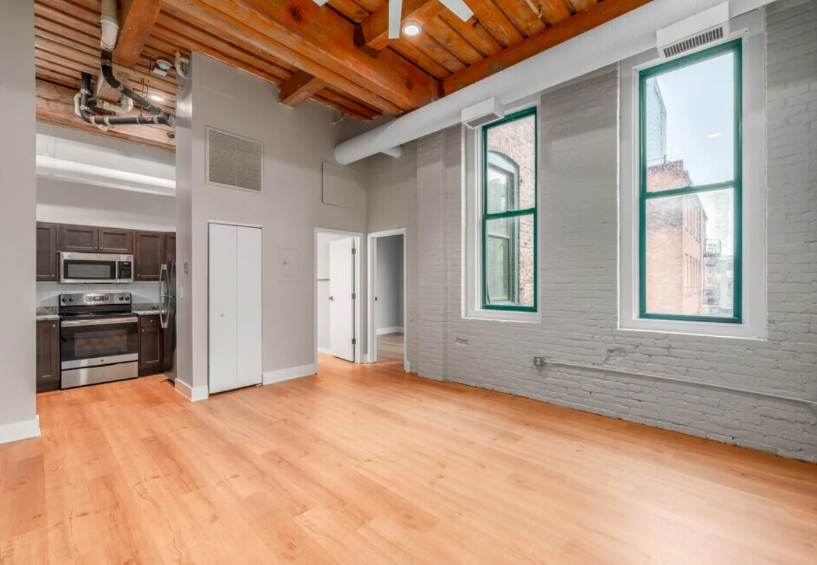 spacious room at Shorehaus Lofts 