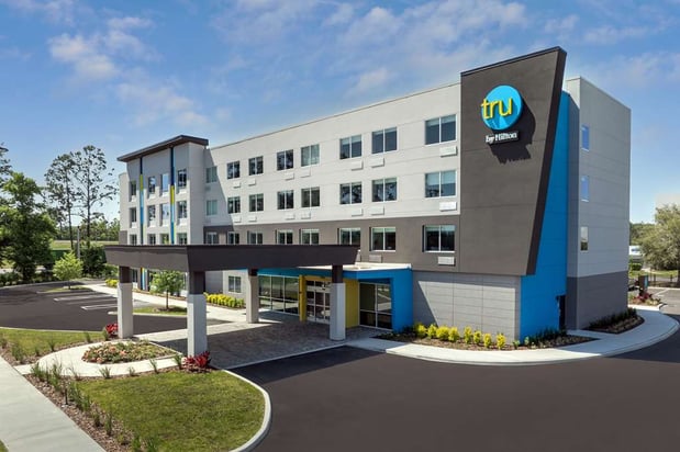 Images Tru by Hilton Jacksonville West I 295