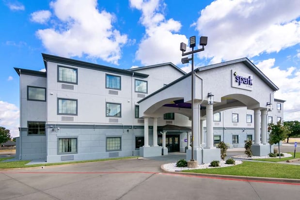Images Spark by Hilton Wichita Falls