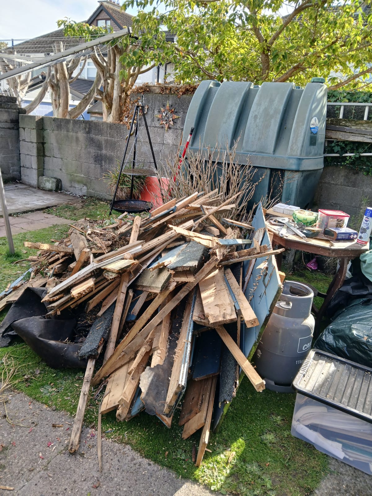 Residential Rubbish Removal, Commercial Waste Removal, Garden Waste Clearance, Construction & Renovation Waste Removal, Attic, Garage & Shed Clearance, Tree Removal & Green Waste Recycling