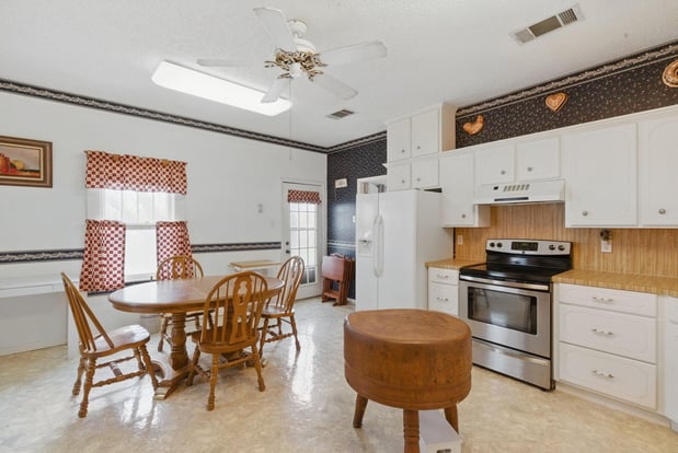 Images Moore Home & Ranch Realty