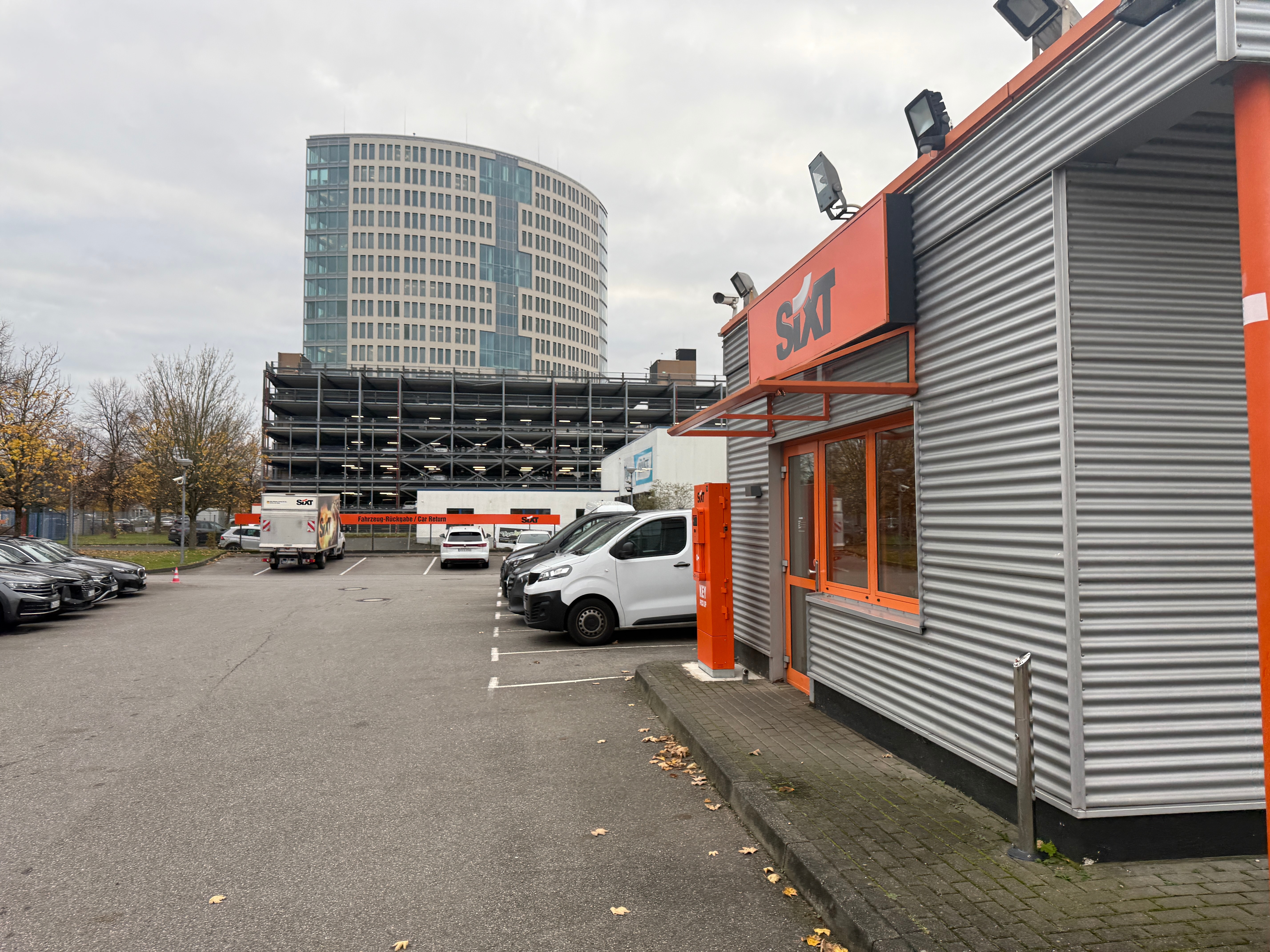 SIXT Mietwagen & Transporter mieten Köln Porz/Gremberghoven, Ettore-Bugatti-Str. 2 in Köln