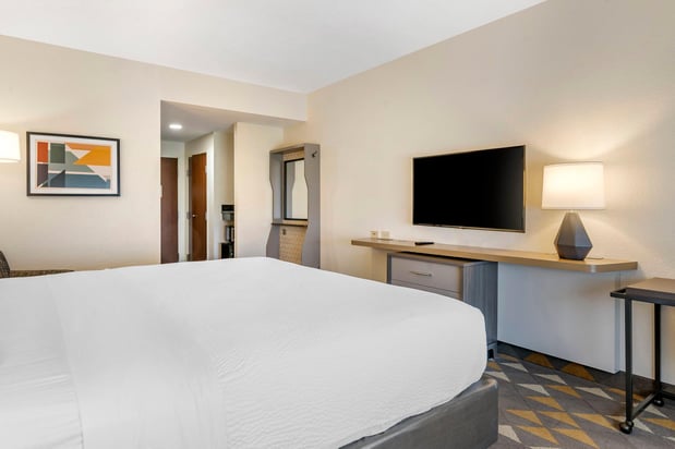 Images Holiday Inn Louisville Airport South by IHG