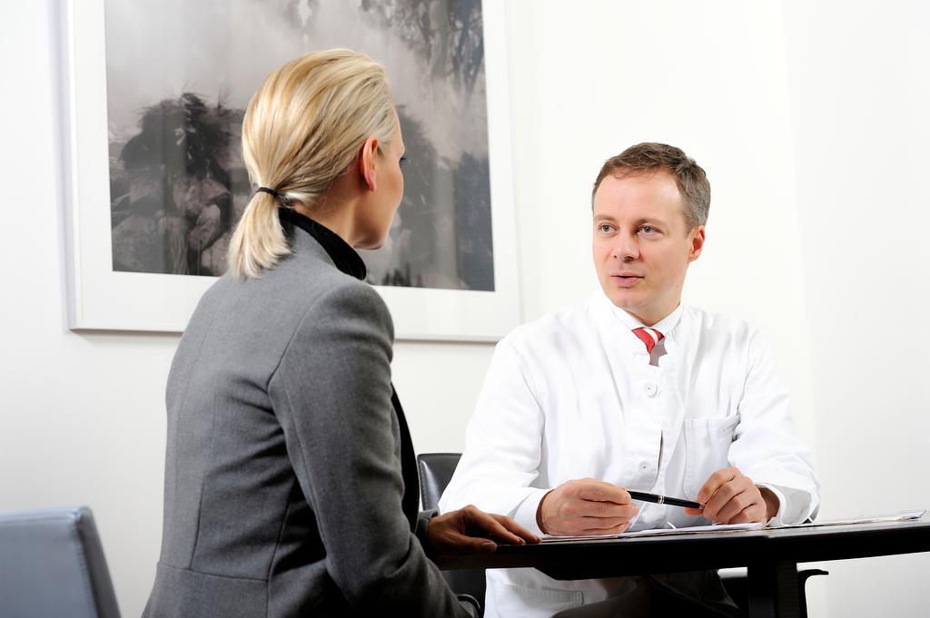 Klinik am Rhein, Fachklinik für Plastische Chirurgie, Düsseldorf, Kaiser-Wilhelm-Ring 43A in Stadtbezirk